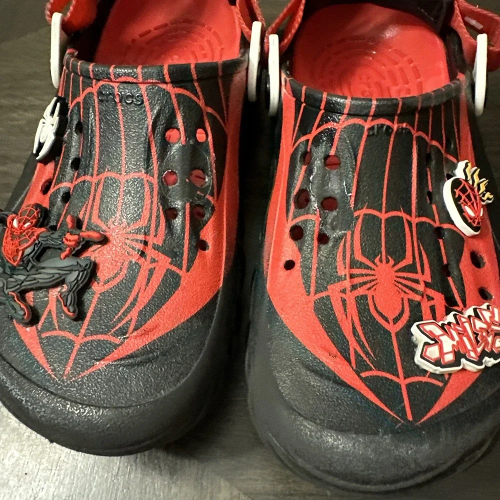 Crocs Team Spider-Man Echo Glow Clog - GLOW-IN-THE-DARK SPIDEY Kids Sz: J6 US